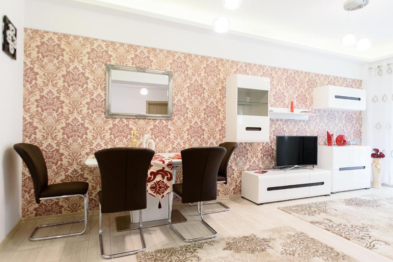 Carla'S Apartment, Airport & Train Station Shuttle Iasi Exterior photo