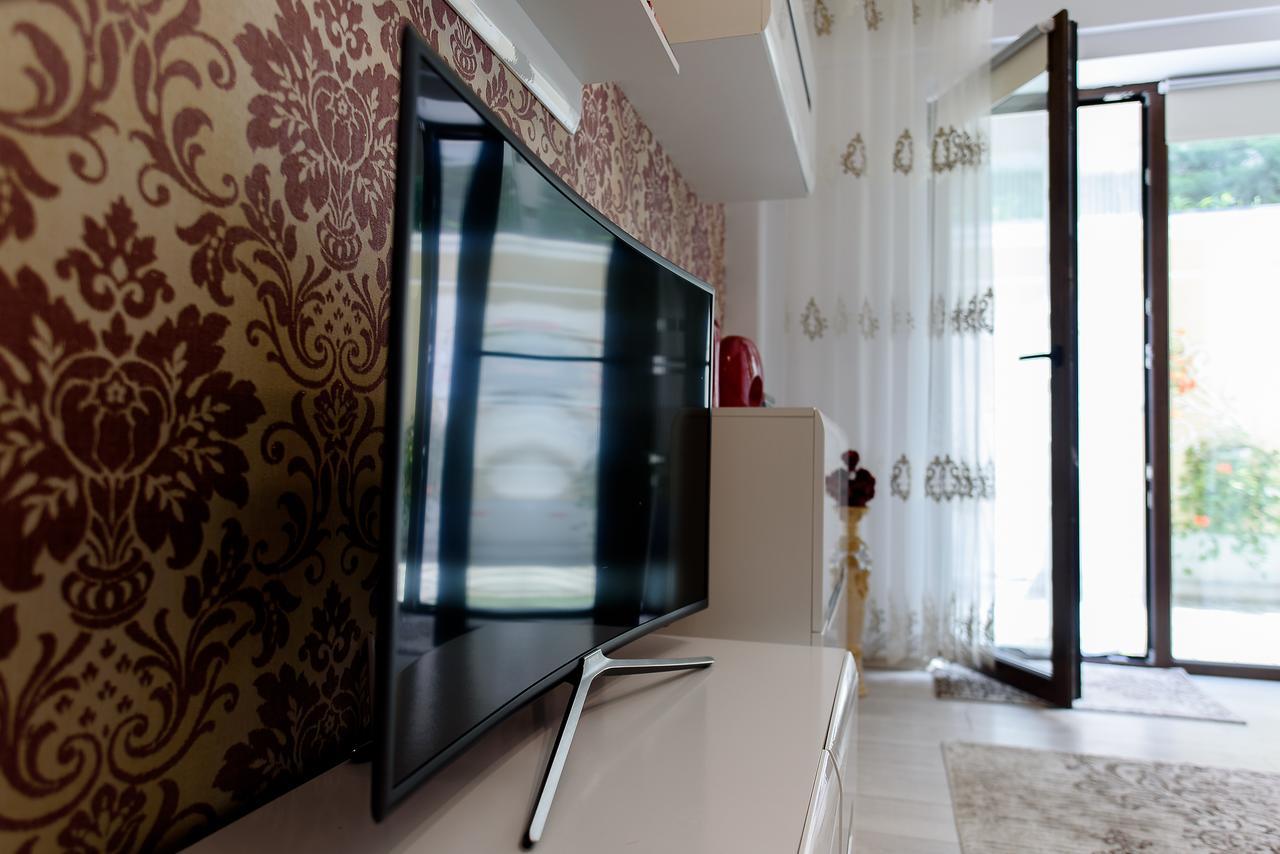 Carla'S Apartment, Airport & Train Station Shuttle Iasi Exterior photo